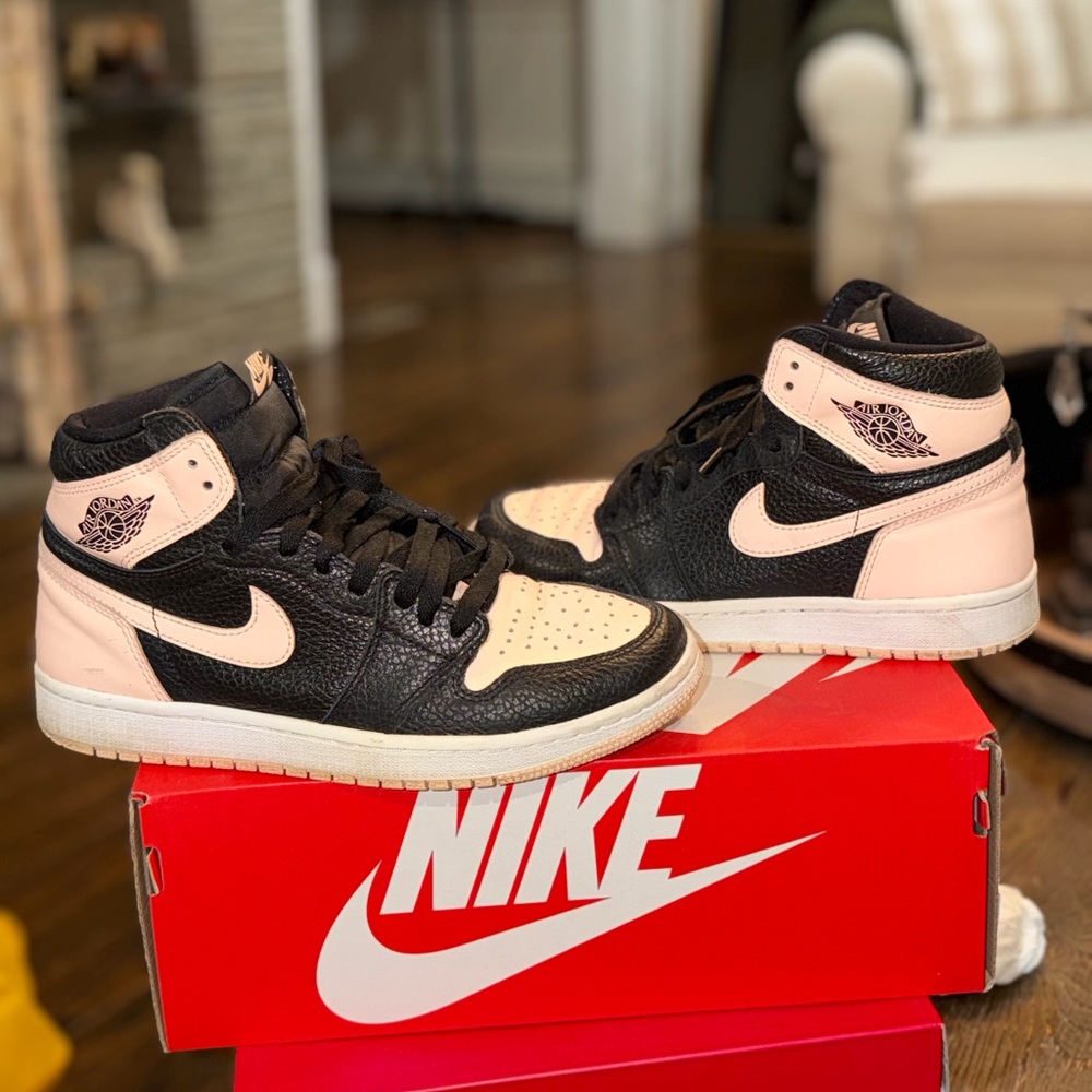 Jordan 1 Retro High Black Crimson Tint
